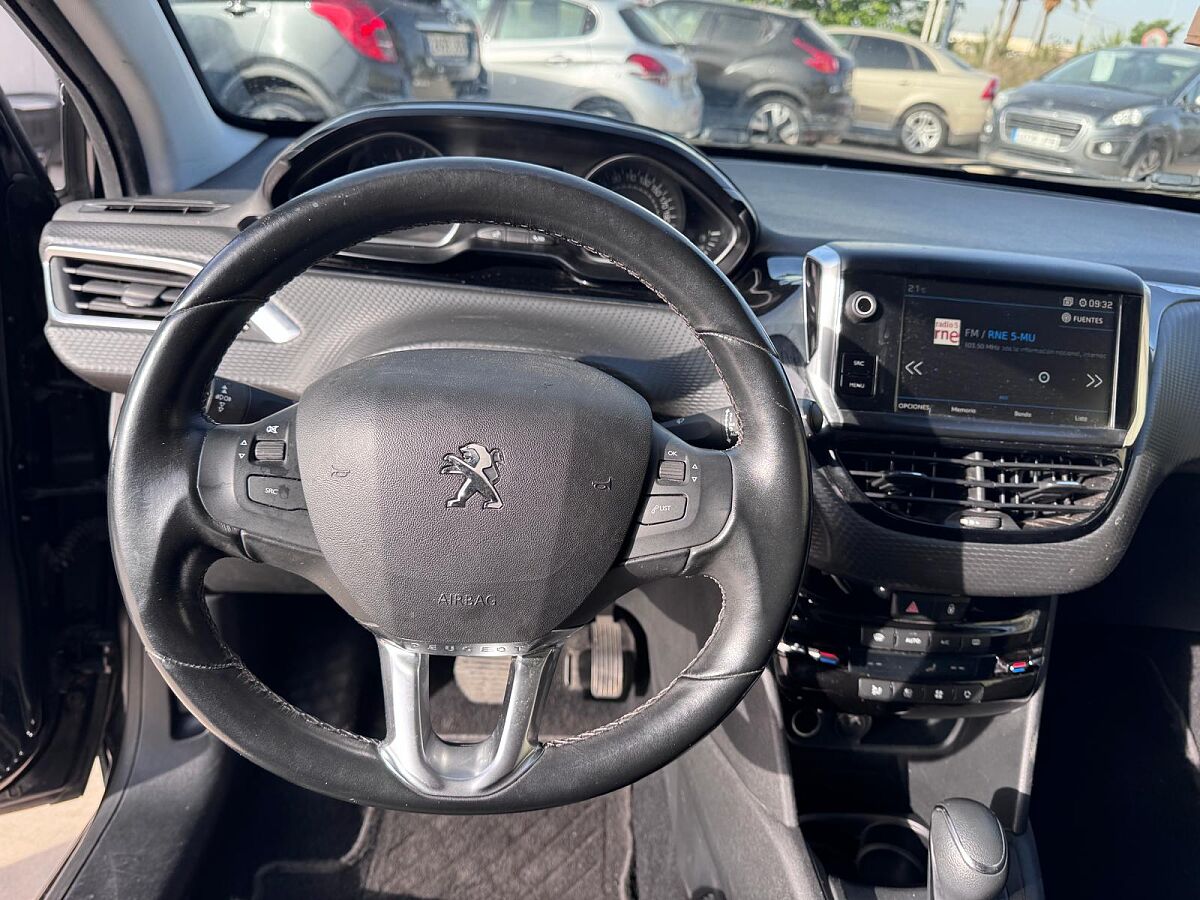 PEUGEOT 208 TECH 1.2 E-THP LPG AUTO SPANISH LHD IN SPAIN 70000 MILES SUPER 2019